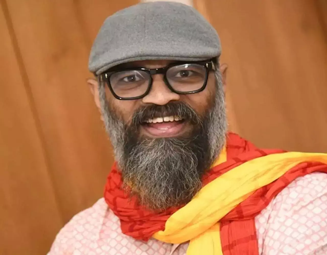 Guru Prasad Suicide: इस मशहूर फिल्म डायरेक्टर ने की आत्महत्या: सड़ी-गली अवस्था में लटकी मिली लाश, बदबू आने पर...