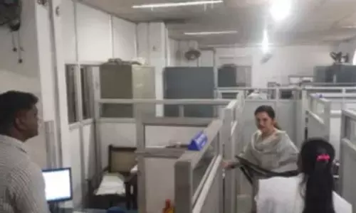 Koriya News: दीपावली की छुट्टी के बाद कलेक्टर पहुंची विभागों के औचक निरीक्षण में, 55 अधिकारी-कर्मचारी मिले अनुपस्थित