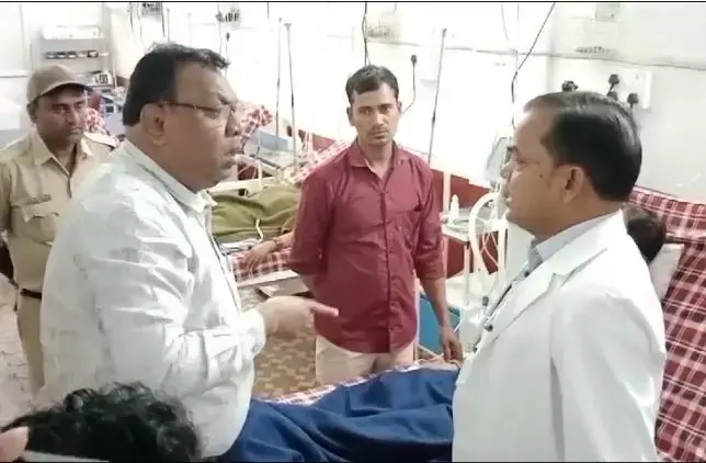 Mungeli News: इलाज में लापरवाही, 7 वर्षीय बच्चे की मौत, हॉस्पिटल सील करने पहुंचे SDM से भिड़े संचालक...
