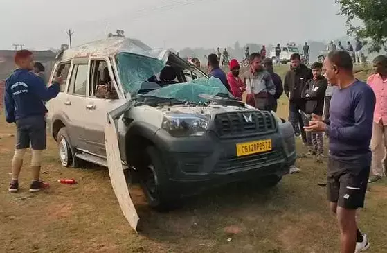 Chhattisgarh: सब इंस्पेक्टर की मौतः यूपी से आरोपी को पकड़कर लौटते वक्त पुलिस की वाहन पलटी, दो कांस्टेबल घायल...