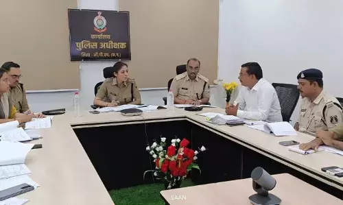 GPM News: क्राइम मीटिंग के बाद एसपी ने टीआई को भेजा लाईन, निरीक्षकों समेत 16 पुलिसकर्मियों को बदला...