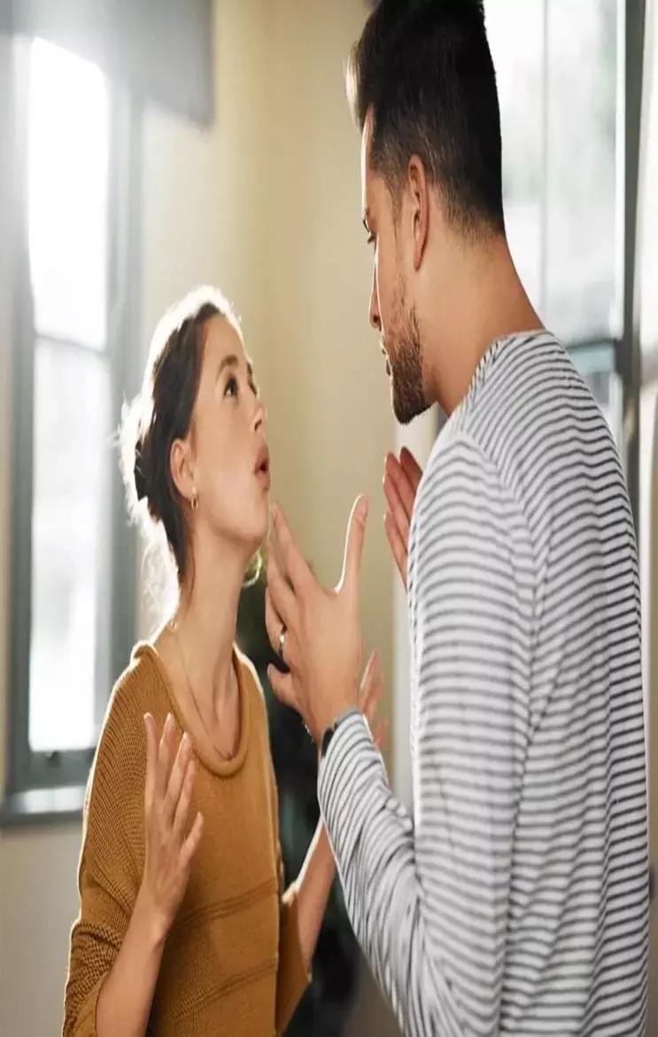 Chankya Niti: अगर घर में दिख रहे हैं ये 5 संकेत तो समझो आने वाली है आर्थिक तंगी, जाने चाणक्य के विचार