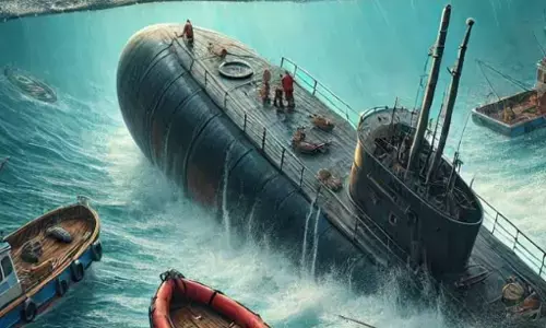 Indian Navy Submarine Accident: गोवा में भारतीय नौसेना की पनडुब्बी मछली पकड़ने वाली नाव से टकराई, 2 मछुआरे लापता