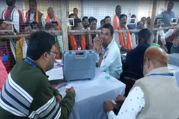 छठवें राउंड में मतों की गिनती पूरीबीजेपी... ... Raipur South By Election Result 2024 LIVE: LIVE: रायपुर दक्षिण सीट के लिए वोटों की गिनती, डाक मतपत्रों से शुरू हुई काउंटिंग, देखिये पल-पल का अपडेट छठवें राउंड में मतों की गिनती पूरीबीजेपी... ... Raipur South By Election Result 2024 LIVE: LIVE: रायपुर दक्षिण सीट के लिए वोटों की गिनती, डाक मतपत्रों से शुरू हुई काउंटिंग, देखिये पल-पल का अपडेट