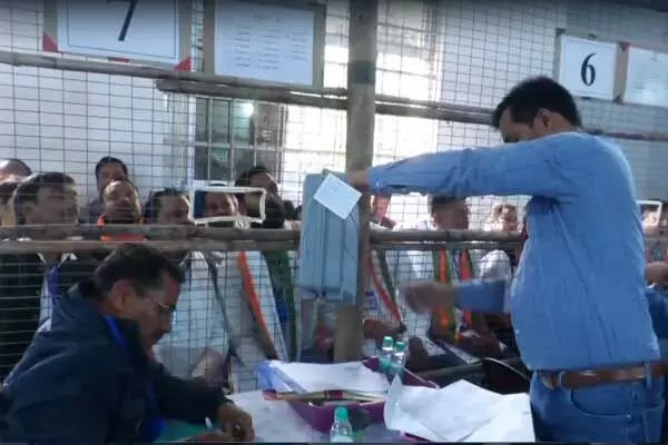 दसवां राउंड में मतों की गिनती पूरीबीजेपी... ... Raipur South By Election Result 2024 LIVE: LIVE: रायपुर दक्षिण सीट के लिए वो‍टों की गिनती, डाक मतपत्रों से शुरू हुई काउंटिंग, देखिये पल-पल का अपडेट