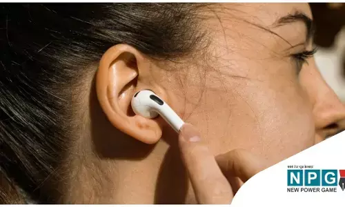 ईयरबड्स की सफाई के आसान तरीके: सेहत और प्रदर्शन के लिए जरूरी कदम