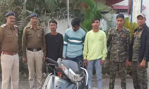 Dhamtari News: कांस्टेबल को चाकू मारकर लूट, ड्यूटी खत्म कर घर लौटते वक्त तीन बदमाशों ने की मारपीट...