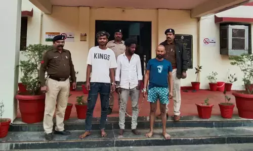 Raipur News: शराब के नशे में तीन युवकों ने महिला से किया सामूहिक दुष्कर्म, पुलिस ने किया गिरफ्तार