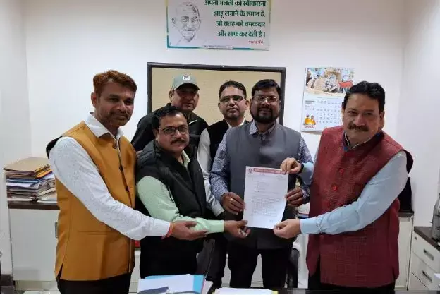 CG Teacher News: व्याख्याता एवं प्राचार्य पद पर पदोन्नति की मांग, संयुक्त शिक्षक संघ ने संचालक को सौपा ज्ञापन...
