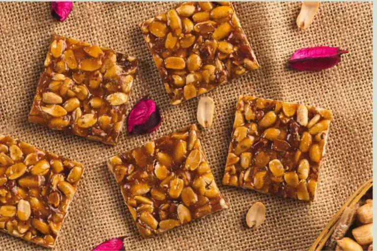 गुड़ और मूंगफली की चिक्की रेसिपी सर्दियों में ऊर्जा और सेहत का खजाना