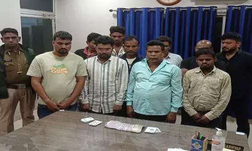 Raipur News: श्मशान घाट में खेल रहे थे जुआ, पुलिस ने मारी रेड़, 19 जुआरी गिरफ्तार...नगदी भी जब्त