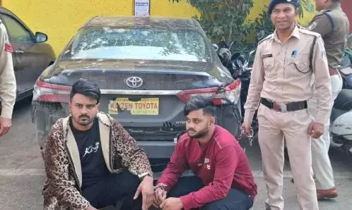 Raipur News: शगुन फार्म के पार्किंग से लग्जरी कार चुराने वाले दो आरोपी गिरफ्तार...