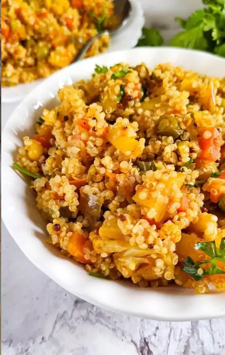 Light Dinner Options And Benefits: मटके जैसे पेट से बचना है तो रोटी-चावल छोड़िए, डिनर में लीजिए ये हल्की चीज़ें, फैट भी नहीं चढ़ेगा, मिलेंगे ये कमाल के फायदे भी...