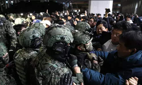 South Korea Martial Law: 6 घंटे बाद ही हटा मार्शल लॉ, दक्षिण कोरिया में राष्ट्रपति झुके, राष्ट्रपति पर चल सकता है महाभियोग