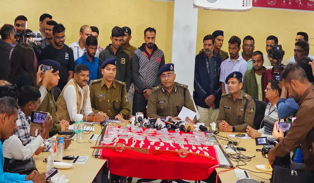 CG में गैंती गैंग का पर्दाफाश:  25 चोरी, 35 लाख के जेवरात जब्त, 11 आरोपी गिरफ्तार...