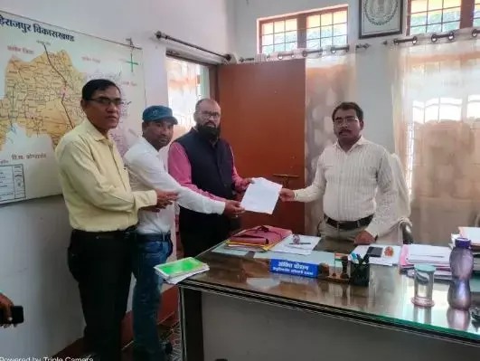 CG Teacher News: संयुक्त शिक्षक संघ ने दी बड़े प्रदर्शन की चेतावनी, गबन में शामिल आरोपियों पर कार्रवाई की मांग, नहीं तो होगा धरना...