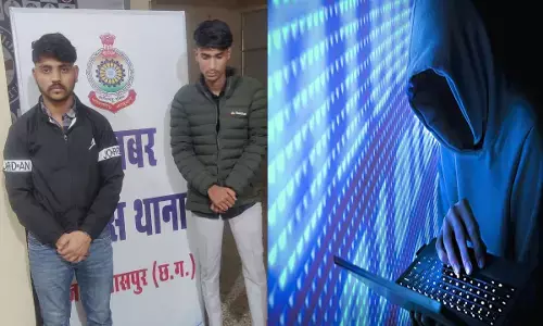 Bilaspur News: रिटायर्ड कर्मचारी को पोर्नोग्राफी में फसाने का झांसा देकर 54 लाख की ठगी, सैलून कर्मचारी समेत दो गिरफ्तार