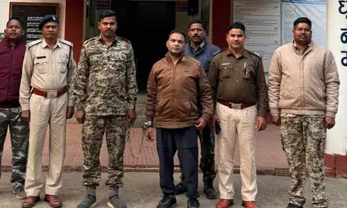 Chhattisgarh News: मुआवजा की राशि गबन करने के आरोप में एसडीओ गिरफ्तार, 8 करोड़ से ज्‍यादा हड़पने का है आरोप