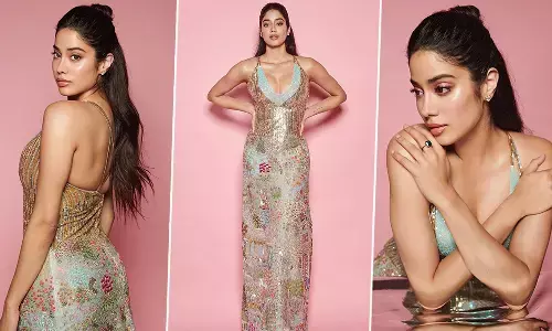 Janhvi Kapoor Hot Photos Videos: Janhvi Kapoor का स्टनिंग लुक देखकर दीवाने हुए फैंस, एक्ट्रेस ने शेयर किया हॉट फोटो