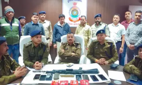 Kabirdham News: कांस्टेबल गिरफ्तार... सीआईएफ कैंप से रायफल, कारतूस, मैग्जीन चोरी, पुलिस ने जुआरी आरक्षक को पकड़ा...