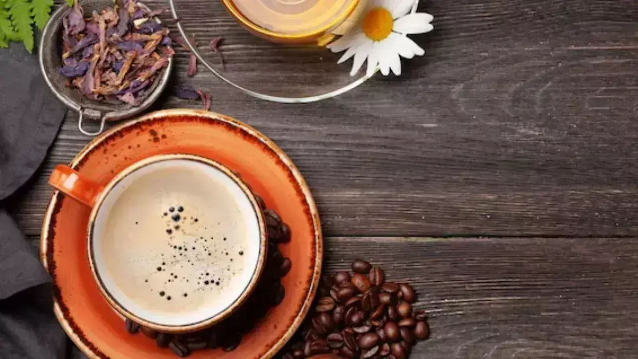 Hot Drink Side Effect: गर्म चाय और कॉफी के सेवन से हो सकता है कैंसर का खतरा, जानें कैसे बचें