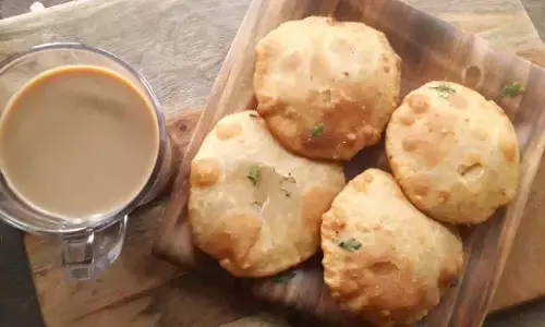 Khasta Aloo Kachori Recipe : सर्दी की शाम को एकदम नई ट्रिक से बनाएं आलू की कचौड़ी,बनेगी शानदार और फूली-फूली