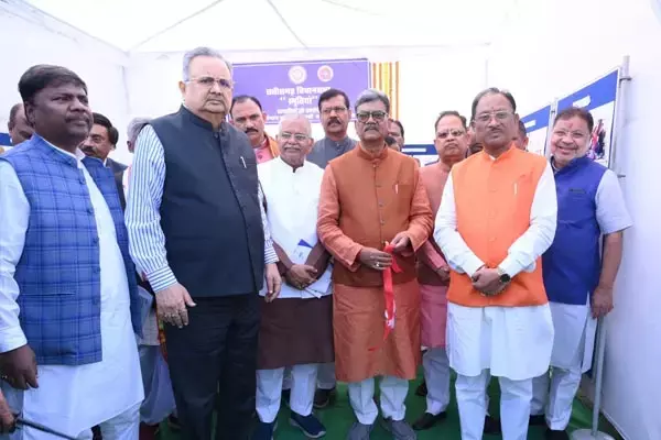 CG Assembly: विधान सभा के रजत जयंती वर्ष में स्मृतियां छायाचित्रों की प्रदर्शनी का शुभारंभ