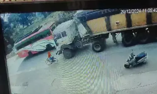 Mungeli News: साइकिल सवार छात्रा को ट्रक ने कुचला, मौके पर ही मौत...