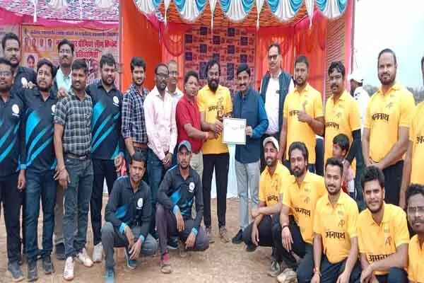 Chhattisgarh News: एनपीएल में एनआईसी मंत्रालय और परिवहन विभाग ने शानदार प्रदर्शन कर जीत हासिल की Chhattisgarh News: एनपीएल में एनआईसी मंत्रालय और परिवहन विभाग ने शानदार प्रदर्शन कर जीत हासिल की
