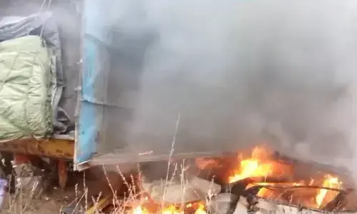 छत्तीसगढ़ में दर्दनाक एक्सीडेंट: धधकती कार में ज़िंदा जल गए दो युवक...