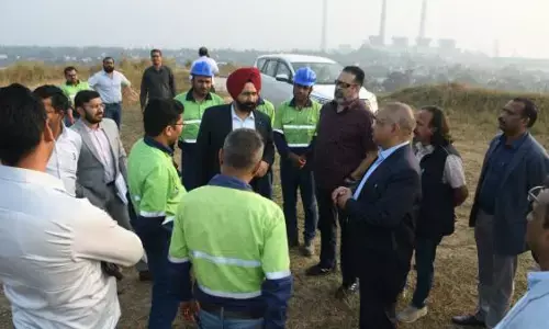 कलेक्टर के न पहुंचने से सुप्रीम कोर्ट की हाई पावर कमेटी भड़की, मनाने के लिए कलेक्टर को जाना पड़ा गेस्ट हाउस