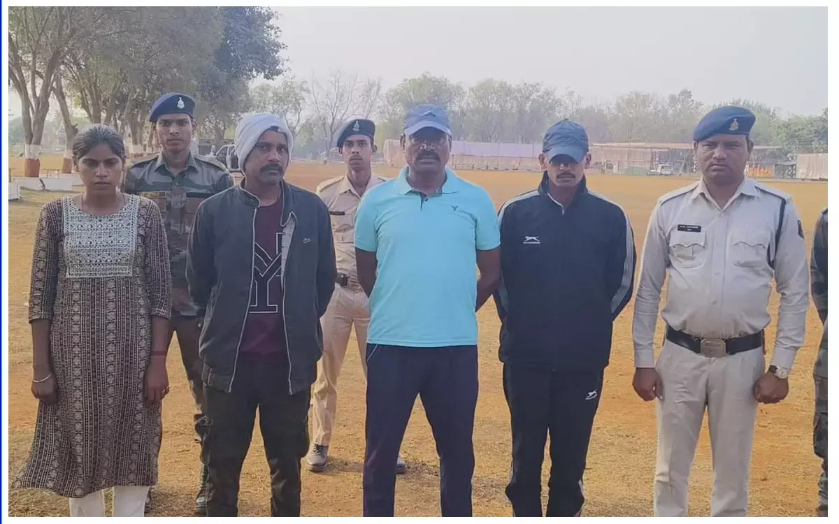 Rajnandgaon Police Recruitment: पुलिस भर्ती में गड़बड़ी, तीन और पुलिसकर्मी और एक महिला अभ्यर्थी गिरफ्तार...