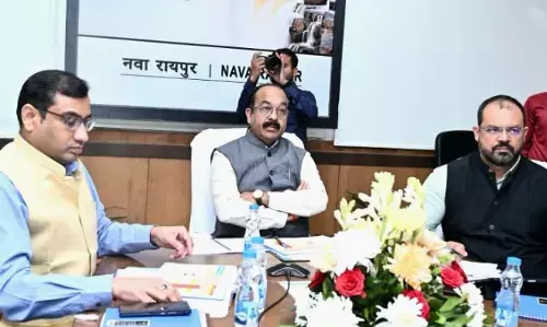 CG News: अनुकम्पा नियुक्ति की प्रक्रियाएं पूरा करने के निर्देश, आयुक्तों और CMO को रोजाना वार्डों का भ्रमण कर मॉनिटरिंग करने कहा...