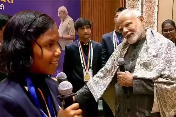 Hembati Nag: बस्तर की बेटी हेमबती नाग की पीएम मोदी ने थपथपाई पीठ, सीएम विष्णुदेव ने दी बधाई Hembati Nag: बस्तर की बेटी हेमबती नाग की पीएम मोदी ने थपथपाई पीठ, सीएम विष्णुदेव ने दी बधाई