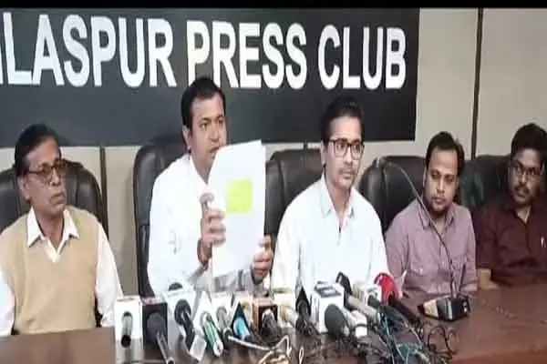 Bilaspur News: सिस्टम की मार झेल रहा नायब तहसीलदार और परिवार....पुलिस की दादागीरी के खिलाफ लगाई गुहार Bilaspur News: सिस्टम की मार झेल रहा नायब तहसीलदार और परिवार....पुलिस की दादागीरी के खिलाफ लगाई गुहार