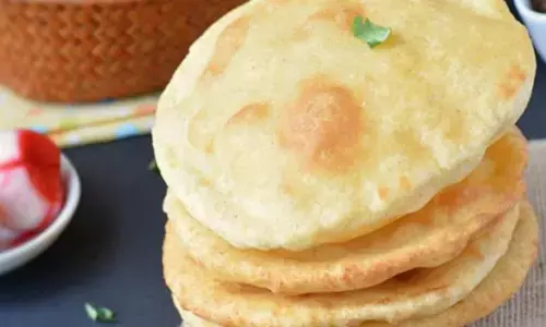 Aloo Bhatoore Recipe: घर में भटूरे बनाने पर हो जाते हैं कड़े? तो छोले के साथ बनाइए आलू के भटूरे, रहेंगे सुपर साॅफ्ट, तेल भी नहीं सोखेंगे
