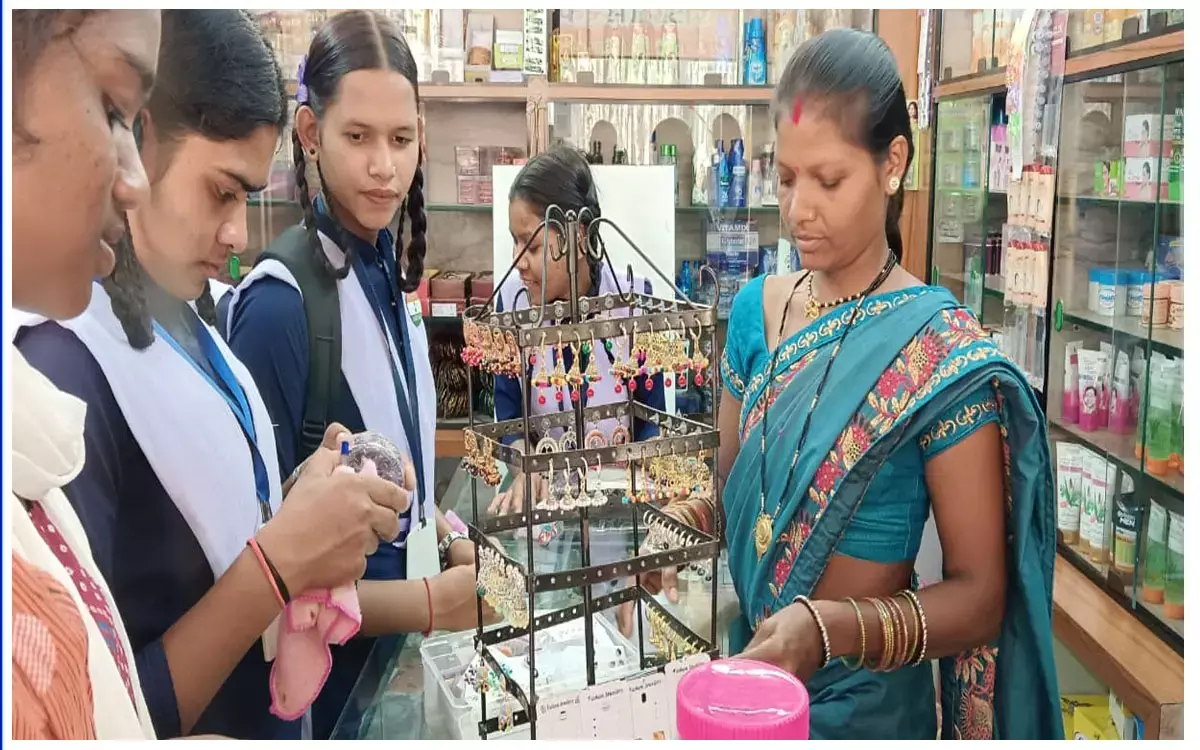 लखपति दीदी पहल: बिहान से कोंडागांव के विश्रामपुरी की ईश्वरी बनी लखपति दीदी...