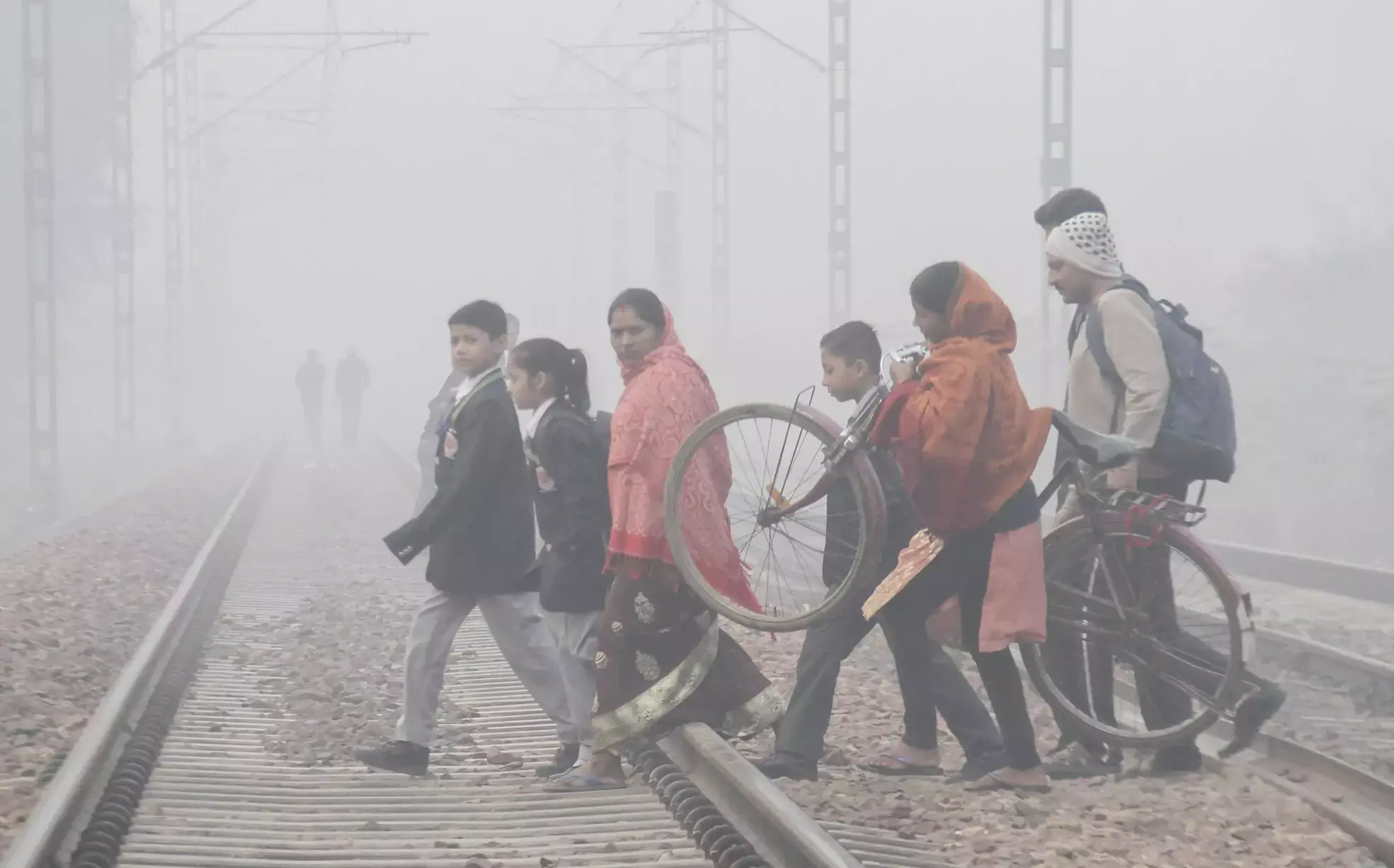 Aaj ka Mausam Kaisa Rahega 11 January: उत्तर भारत शीतलहर की चपेट में, बिहार का हाल बेहाल, यातायात प्रभावित, जानिए आज के मौसम का हाल