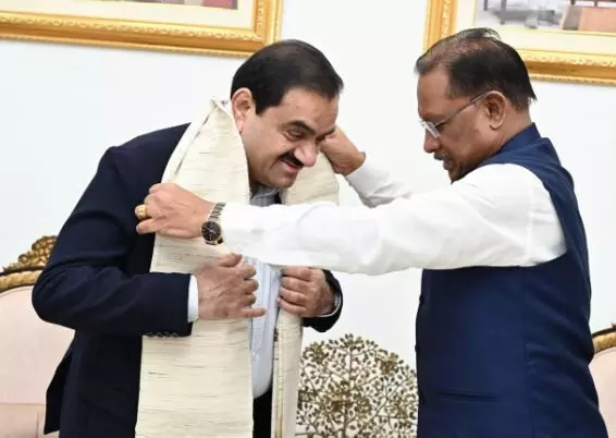 सीएम साय और अदानी समूह के चेयरमैन के बीच महत्वपूर्ण बैठक, बिजली व सीमेंट संयंत्रों के विस्तार के लिए 65 हजार करोड़ का होगा नियोजित निवेश सीएम साय और अदानी समूह के चेयरमैन के बीच महत्वपूर्ण बैठक, बिजली व सीमेंट संयंत्रों के विस्तार के लिए 65 हजार करोड़ का होगा नियोजित निवेश