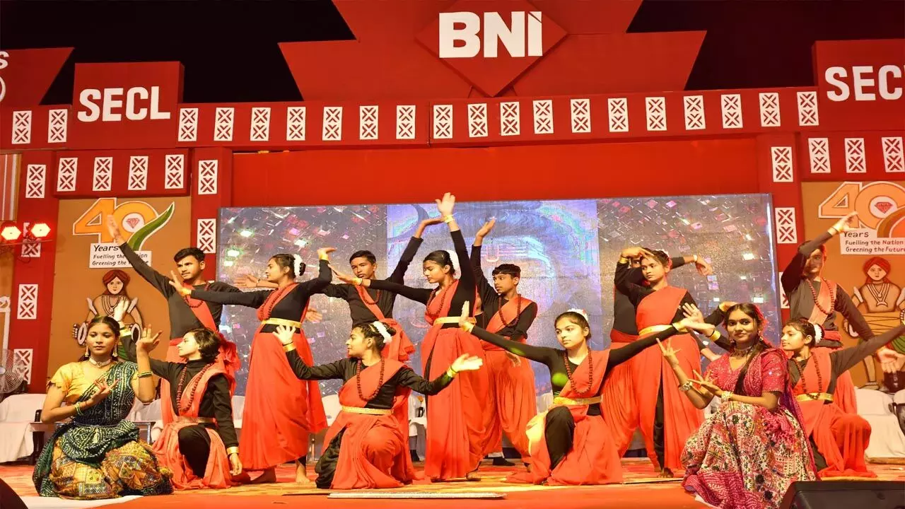 Chhattisgarh BNI Mela: बीएनआई व्यापार एवं उद्योग मेला में तीसरे दिन हजारों के संख्या में पहुंचे शहरवासी... Chhattisgarh BNI Mela: बीएनआई व्यापार एवं उद्योग मेला में तीसरे दिन हजारों के संख्या में पहुंचे शहरवासी...