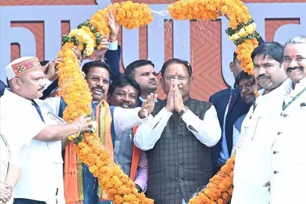 Chhattisgarh News: जहां कभी गोलियों की गूंज थी, वहां अब सुनाई देता है विकास का शंखनाद, बचेली में सीएम ने विकास कार्यो का किया लोकार्पण और भूमिपूजन Chhattisgarh News: जहां कभी गोलियों की गूंज थी, वहां अब सुनाई देता है विकास का शंखनाद, बचेली में सीएम ने विकास कार्यो का किया लोकार्पण और भूमिपूजन