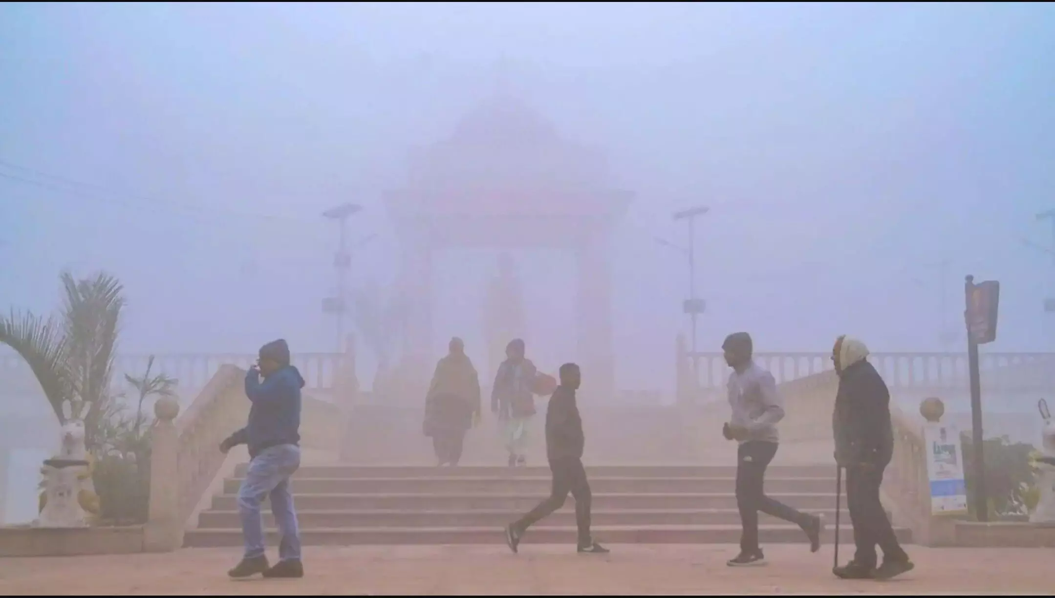 Aaj ka Mausam Kaisa Rahega 14 January: उत्तर भारत में ठंड और कोहरे का डबल अटैक, मौसम विभाग ने बारिश पर दिया ये अपडेट Aaj ka Mausam Kaisa Rahega 14 January: उत्तर भारत में ठंड और कोहरे का डबल अटैक, मौसम विभाग ने बारिश पर दिया ये अपडेट