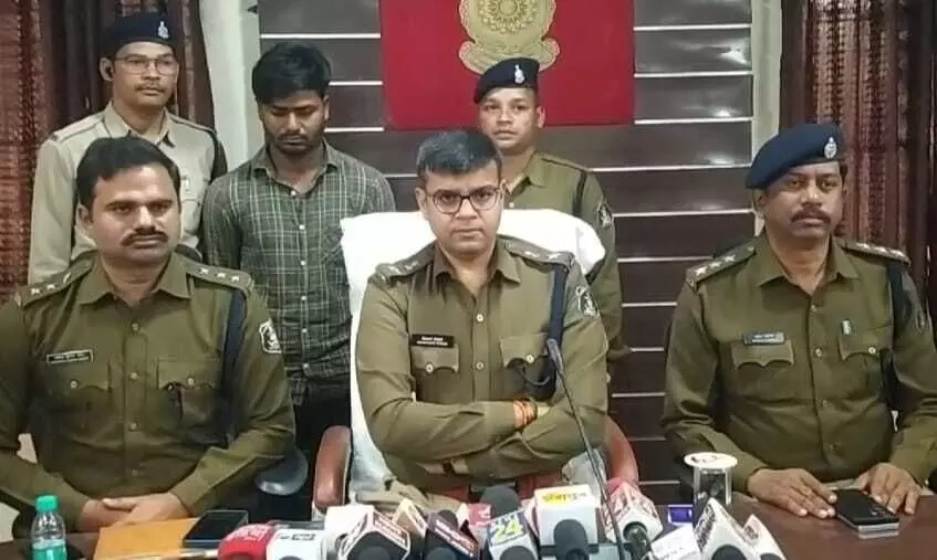 Korba News: सर्राफा कारोबारी की हत्या का मुख्य आरोपी मुंबई से गिरफ्तार... Korba News: सर्राफा कारोबारी की हत्या का मुख्य आरोपी मुंबई से गिरफ्तार...