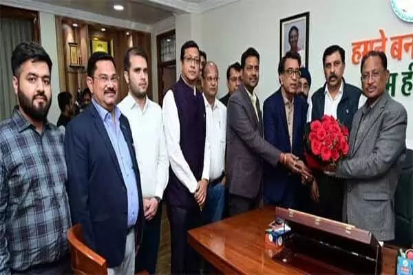 Chhattisgarh News: राजधानी में ऑटो एक्सपो का आज से: वाहन खरीदने वालों को रोड टैक्‍स में मिलेगी 50 प्रतिशत की छूट