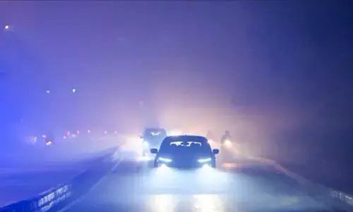 Aaj ka Mausam Kaisa Rahega 15 January: घने कोहरे की चादर में लिपटा दिल्ली-एनसीआर, विजिबिलिटी शून्य, आईएमडी ने जारी किया येलो अलर्ट