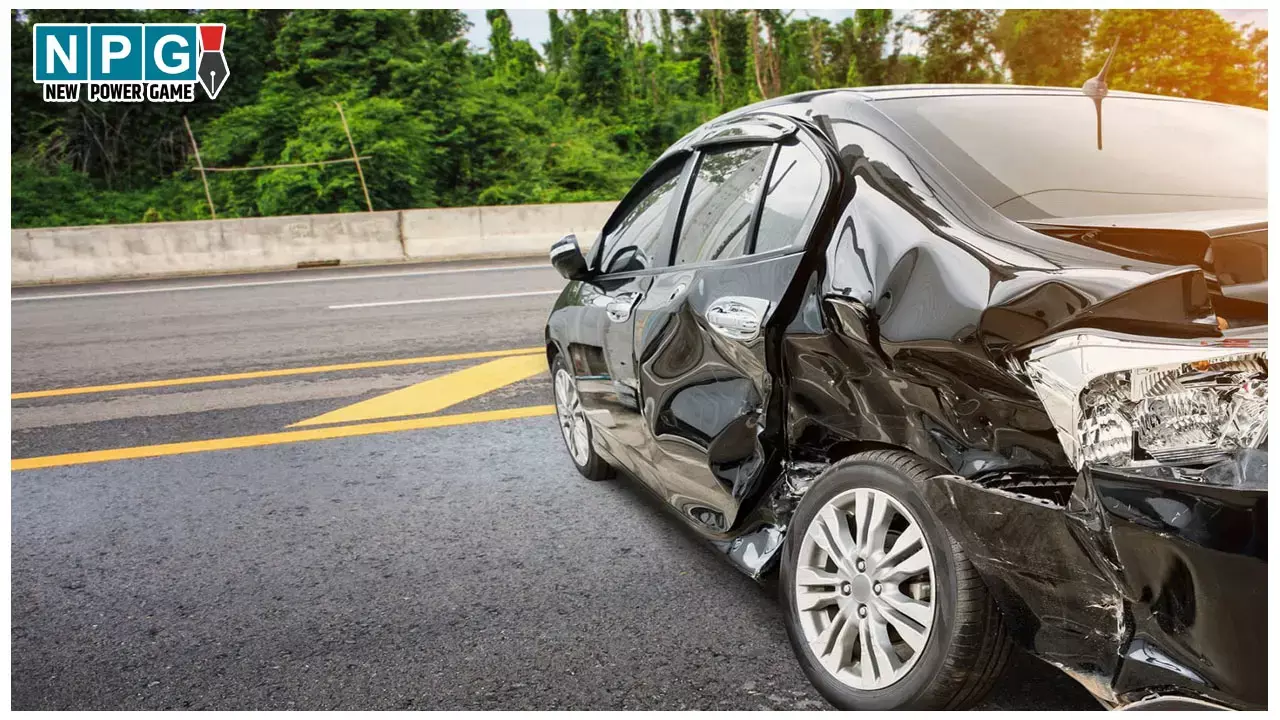 Lucknow Road Accident: तेज रफ्तार ट्रक ने 2 गाड़ियों को मारी टक्कर, 4 लोगों की दर्दनाक मौत, 7 घायल, कई की हालत गंभीर Lucknow Road Accident: तेज रफ्तार ट्रक ने 2 गाड़ियों को मारी टक्कर, 4 लोगों की दर्दनाक मौत, 7 घायल, कई की हालत गंभीर