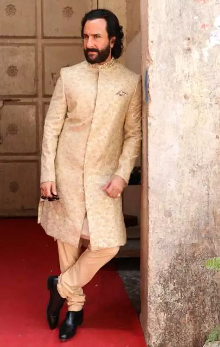 Saif Ali Khan News: सैफ अली खान पर जानलेवा हमला, छह बार चाकू से वार, सिर, पीठ और गले में आई गंभीर चोट...