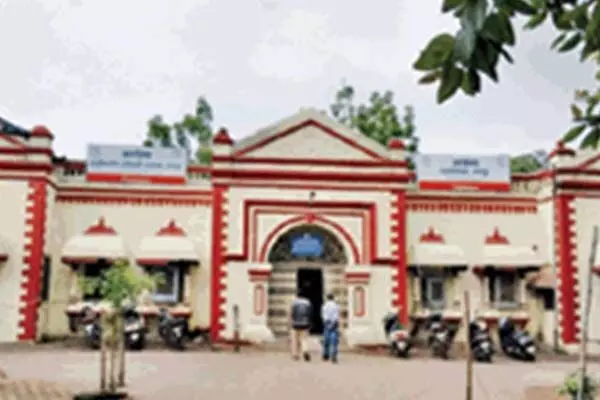 Raipur News: बदल गया राजधानी के तहसील कार्यालय का एड्रेस, नर्सिंग हॉस्टल में हुआ शिफ्ट Raipur News: बदल गया राजधानी के तहसील कार्यालय का एड्रेस, नर्सिंग हॉस्टल में हुआ शिफ्ट