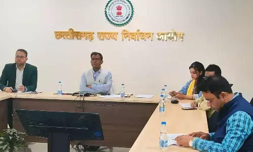 CG Election 2025: प्रेक्षकों की बैठक: चुनावी प्रक्रियाओं की पारदर्शिता और निष्पक्षता सुनिश्चित करने के निर्देश