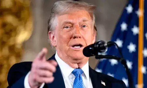 US News: ट्रंप ने गरीब देशों को दिया बड़ा झटका! इन देशों को छोड़ दुनिया भर में वित्तीय मदद पर लगाई रोक